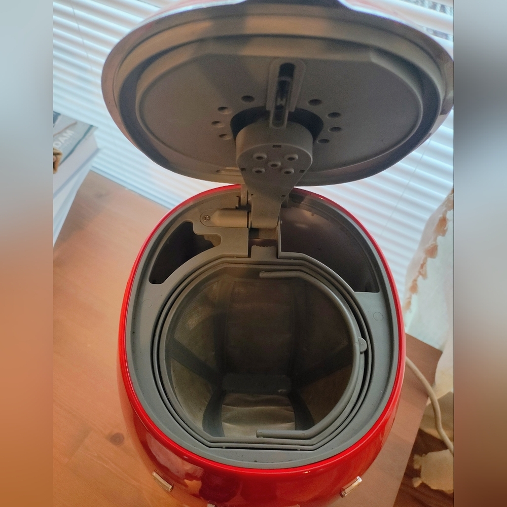 SMEG Retro Red Coffee Machine - Picture 6 of 11